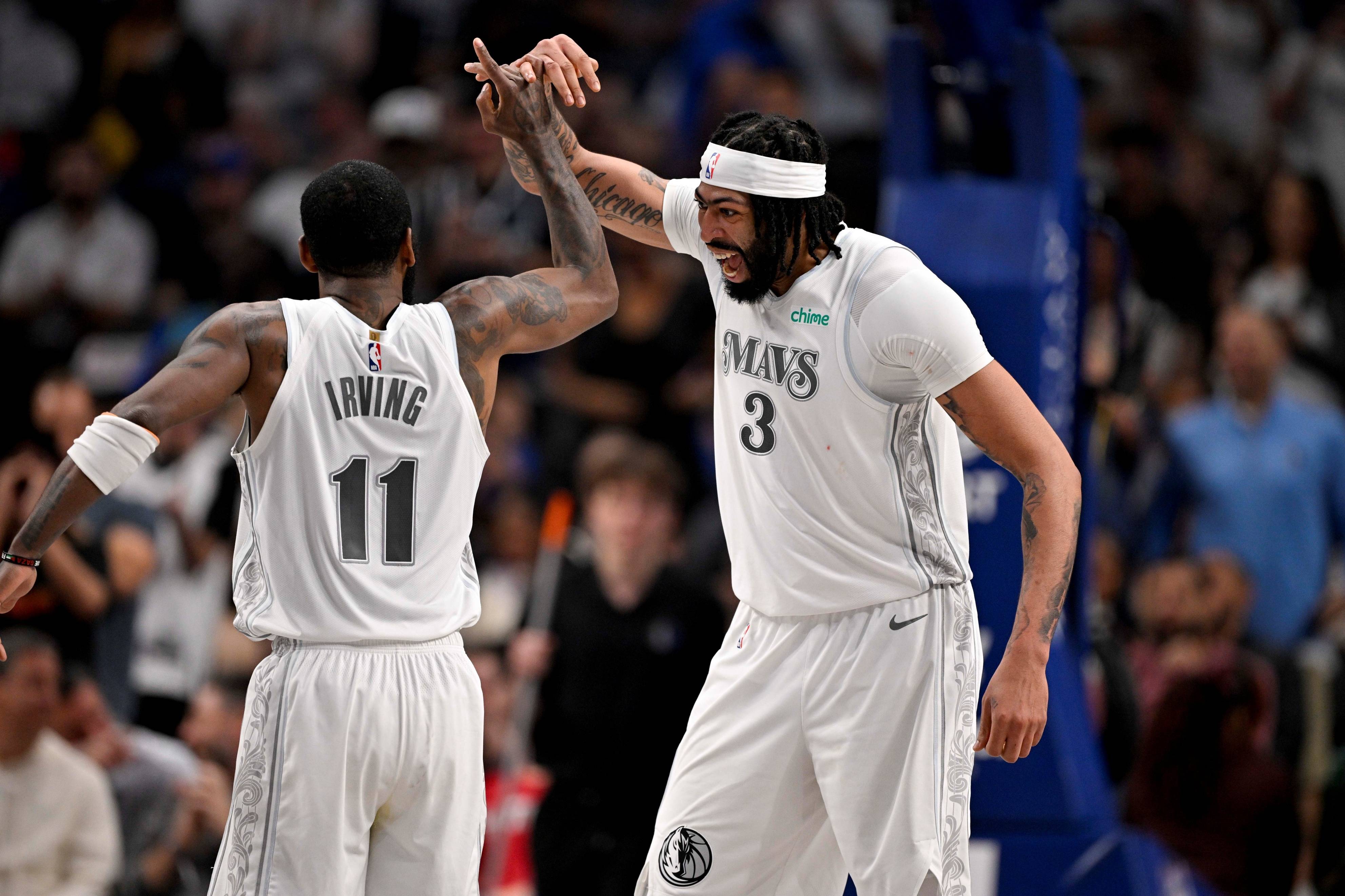NBA：两笔交易达成，欧文降薪助独行侠补强，湖人问价维金斯的简单介绍