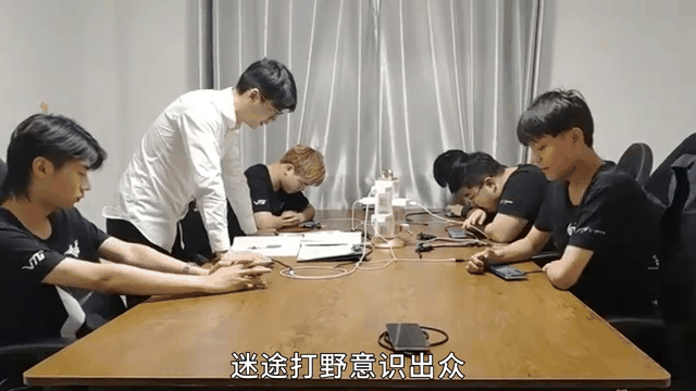 关键比赛中，夜刃联盟扳平比分，全场高潮不断(足球让025和075有啥区别)