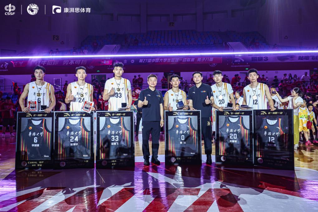 包含CUBAL的布鲁克斯教练！周鲁男暂停喊话球员：就算输也要抬起头的词条