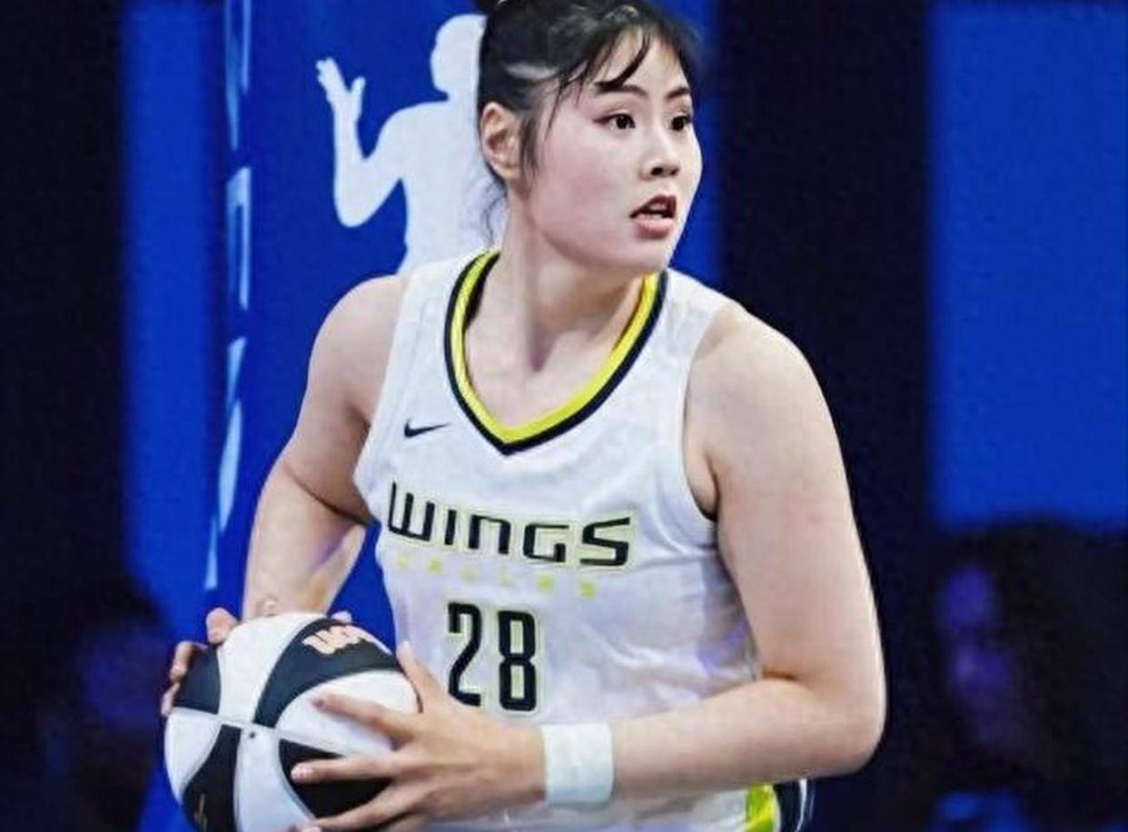 李月汝砍赛季新高11分9篮板！WNBA飞翼擒太阳的简单介绍