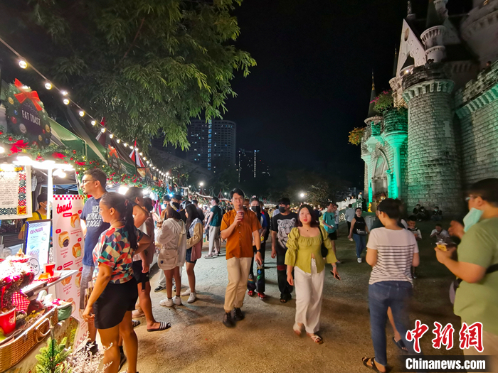 比肩中超？泰国美女足协老总签大单，收入猛增，(亚特兰大足球队)