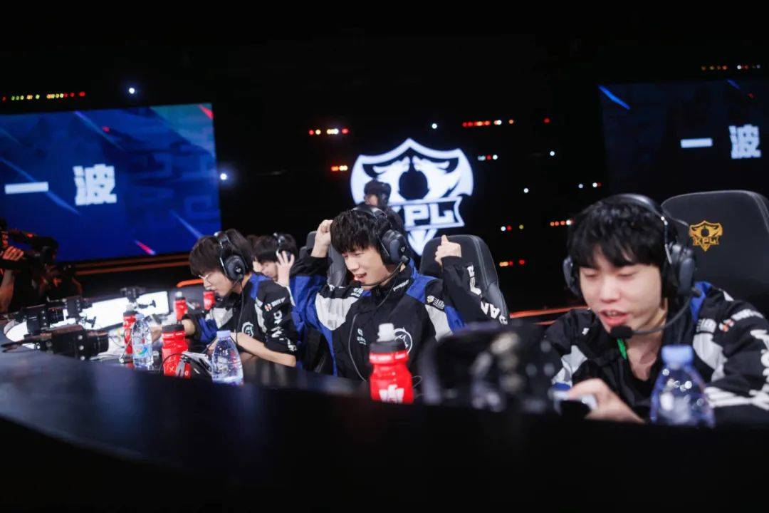 SAB分组赛制以来，佛山DRG第一次缺席第三阶段的S组14亮66回复(赛后派彩及赛果)