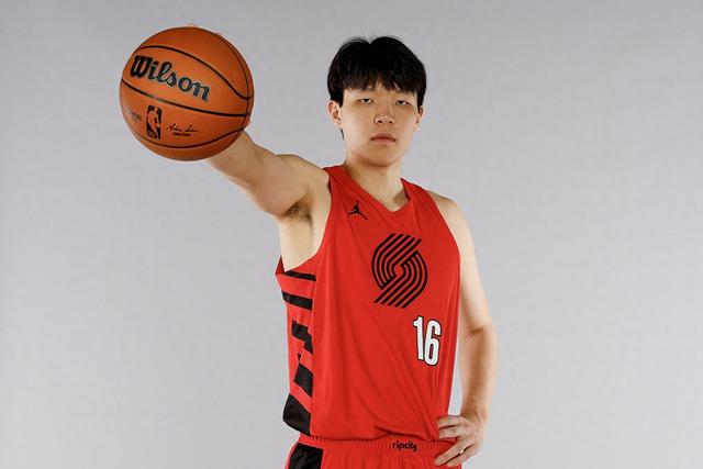 杨瀚森夏联场均10分5板2.3帽屡次贡献惊艳妙传(杨翰笙个人介绍)