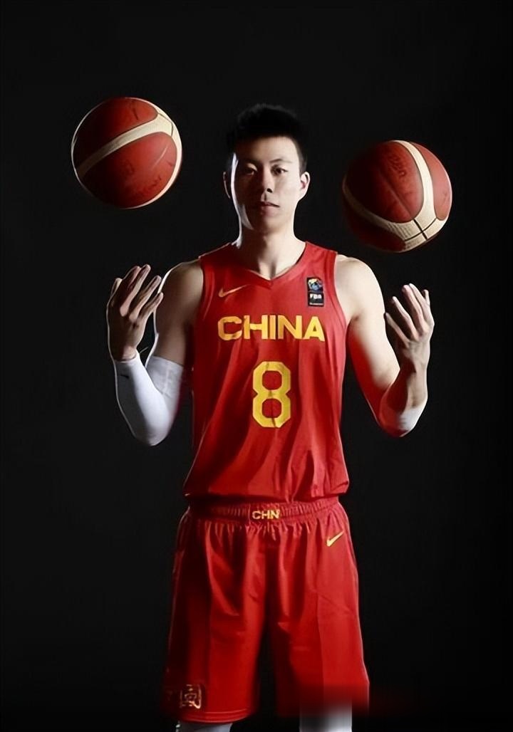 开云体育-张镇麟陈旧性伤病复发离开国家队返回俱乐部康复(张镇麟为什么被央视点名)